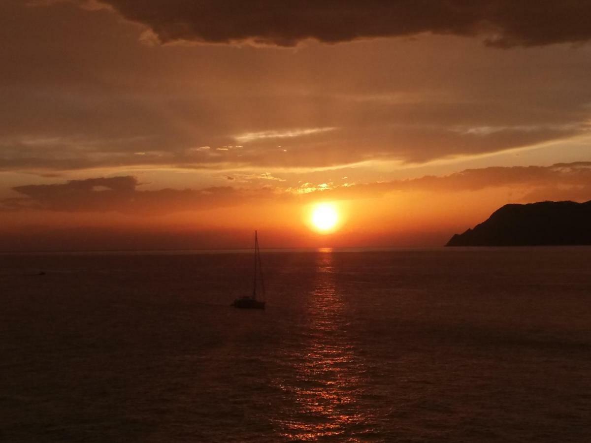 Ca'la Luna - In Centro Con Terrazza Riomaggiore